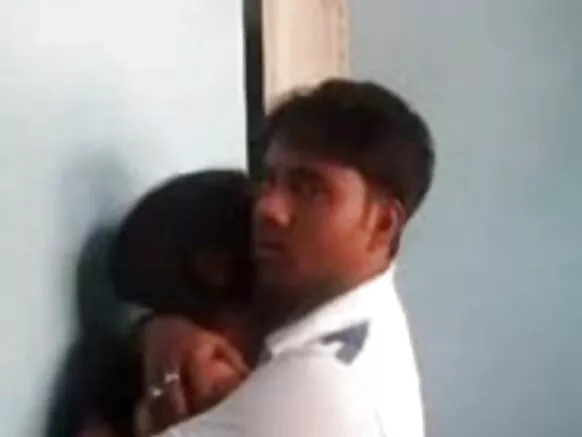 भारतीय लड़की मस्ती कर रही सेक्सी छवि में अंग्रेजी नई भारतीय