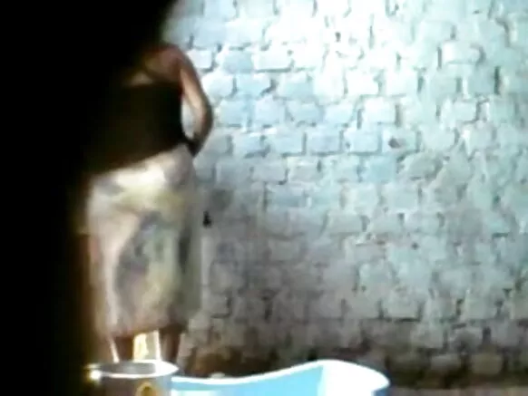 बेवकूफ लड़िका फिल्म भोजपुरी सेक्सी बुढ़िया बहन बेवकूफ नहाते हुए