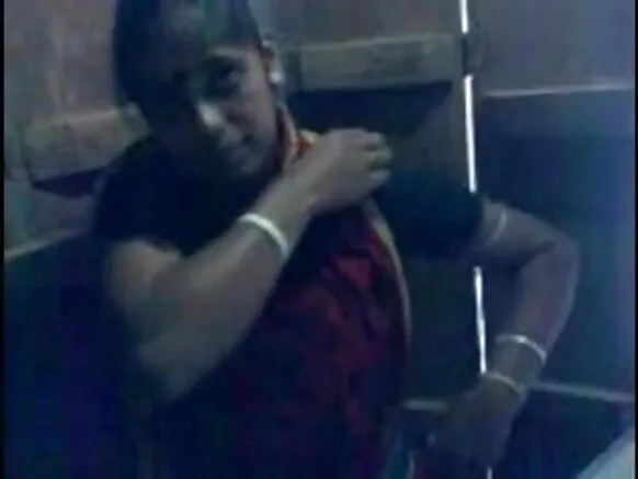 शहर के चाची हिंदी में स्तन सेक्सी वीडियो फिल्म दिखा रही muestramay