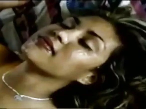 सेक्सी भारतीय वेश्या के एगो सेक्सी फिल्म वीडियो में बेडरूम में गड़बड़ कईल गईल बा - सेक्सी कू