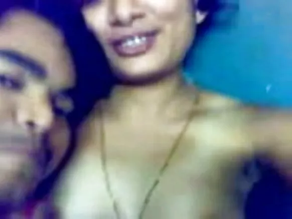 केरल के प्यारी अपना प्रेमी के ओर से कैप्चर भईल चूत अवुरी बिल्ली के बूब्स देखावत देखाई देतारी