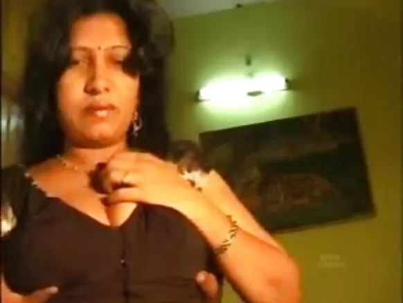मल्लू चाची प्यार चाची हिंदी में पूरा सेक्सी घोटाला 003