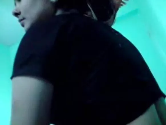 bangla desi सुखद चाची देसी देसी स्नान के लिए अपने वीर्य और फिल्म सेक्सी नंगा कमेंट