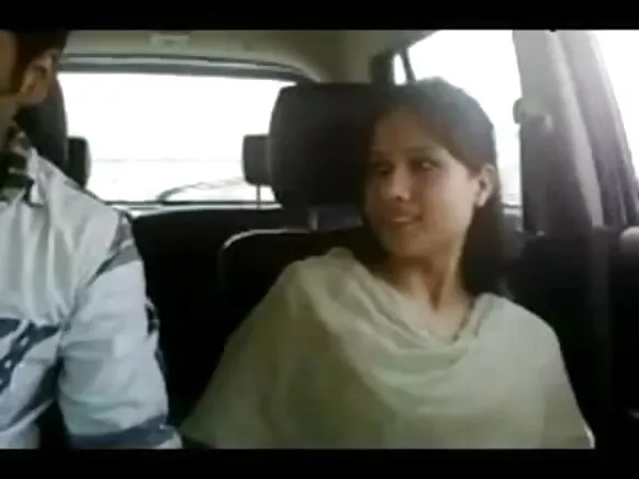 उत्तरी भारत से युवा जोड़ा एक युवा फिल्म सेक्सी फिल्म हिंदी कार भाग-i का आनंद लेते हैं