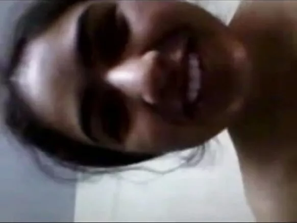 कैमरा सेक्सी फिल्म पर सेक्स करत लड़कियन के