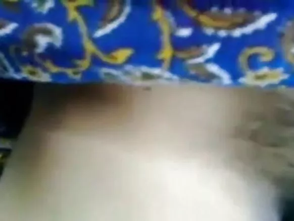 तमिल सुर सेक्सी फिल्म शादीशुदा लड़की पड़ोसी के चोदता