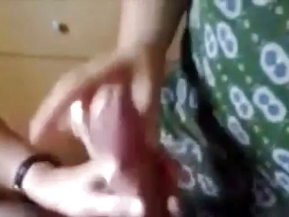 दिल्ली गृहिणी देवर के भूसा देती