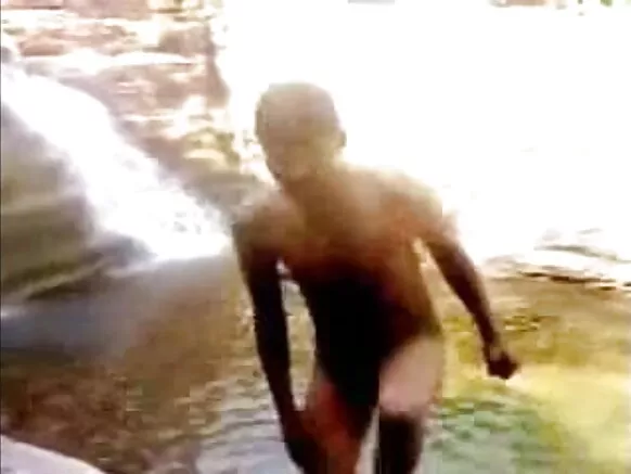 देसी गाँव के पत्नी देसी x x x सेक्सी पत्नी नदी के किनारे आउटडोर गड़बड़