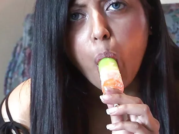 भारत - चमेली केवल सेक्सी वक्र के साथ सेक्सी इमेज वीडियो में हस्तमैथुन करेले - बड़े स्तन 4