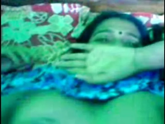बांगला देसी देसी चाची बेटी के दु ट्यूटर के संगे सेक्स करत सेक्सी प्राइवेट फिल्म वीडियो