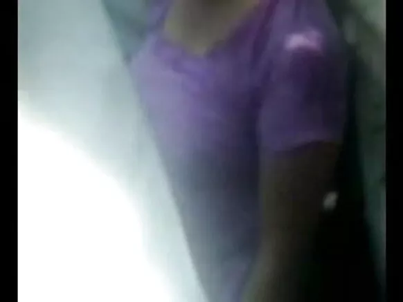 देसी टॉपलेस लड़की स्नान छिपावे लड़कियन के दिन