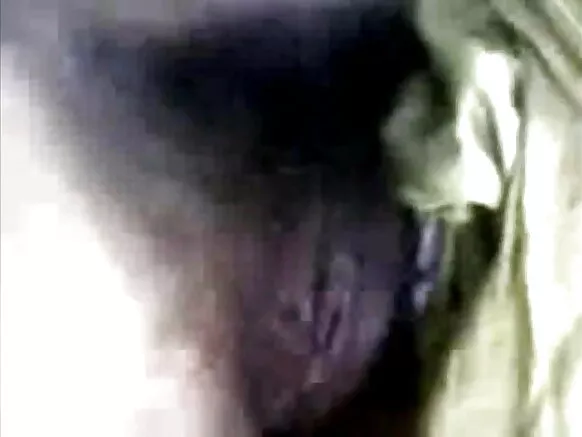 लिंडा अपना सेक्सी एमएमएम दोस्तन के साथ कार में नई सेक्सी नीली लड़की
