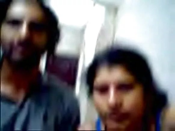 जोड़ी के सेक्सी देसी फिल्म देखे खातिर वेबकैम पर परफॉर्म कइल बहुत पसंद बा